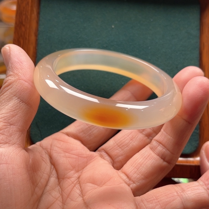 玛瑙/玉髓手镯未镶嵌缘**落