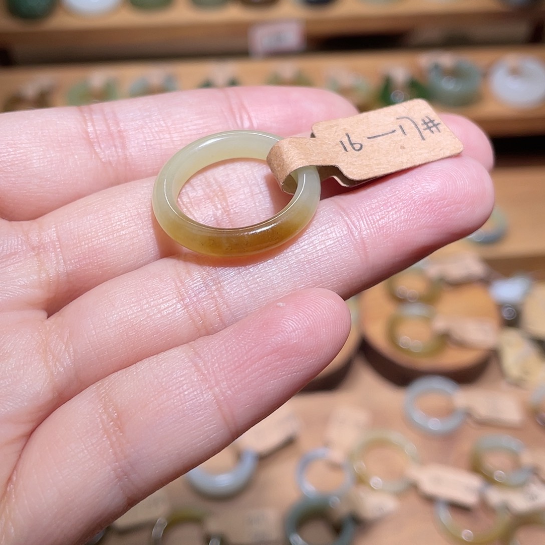 和田玉未镶嵌戒指17.7