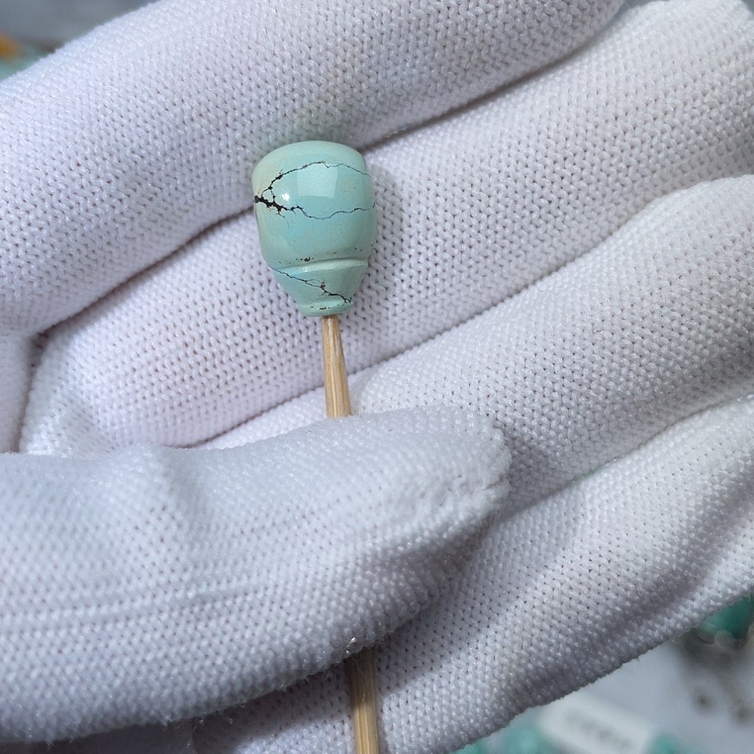 就***看绿松石未镶嵌珠宝奇石