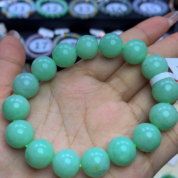 翡翠手链未镶嵌翡翠12+