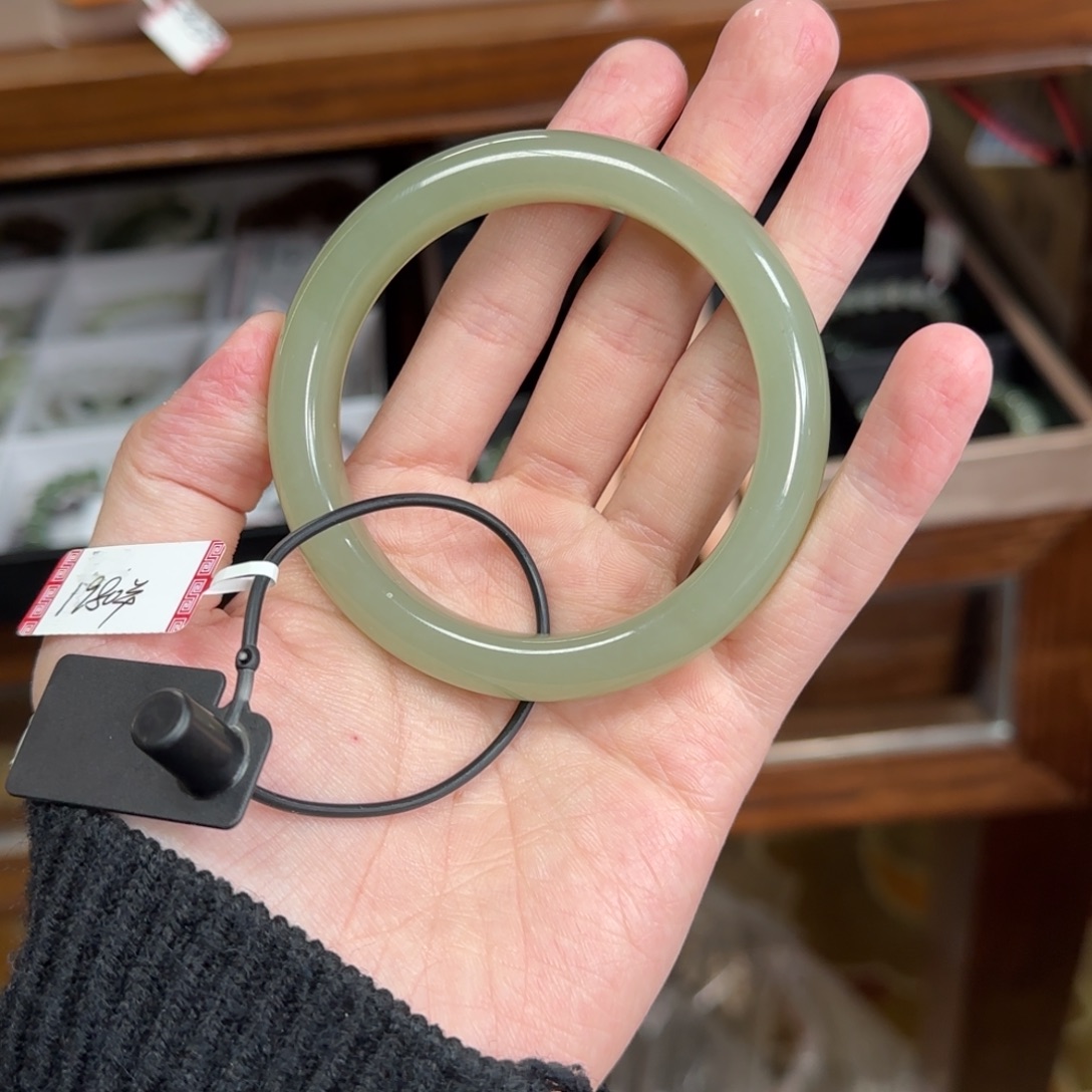 和田玉未镶嵌手镯60