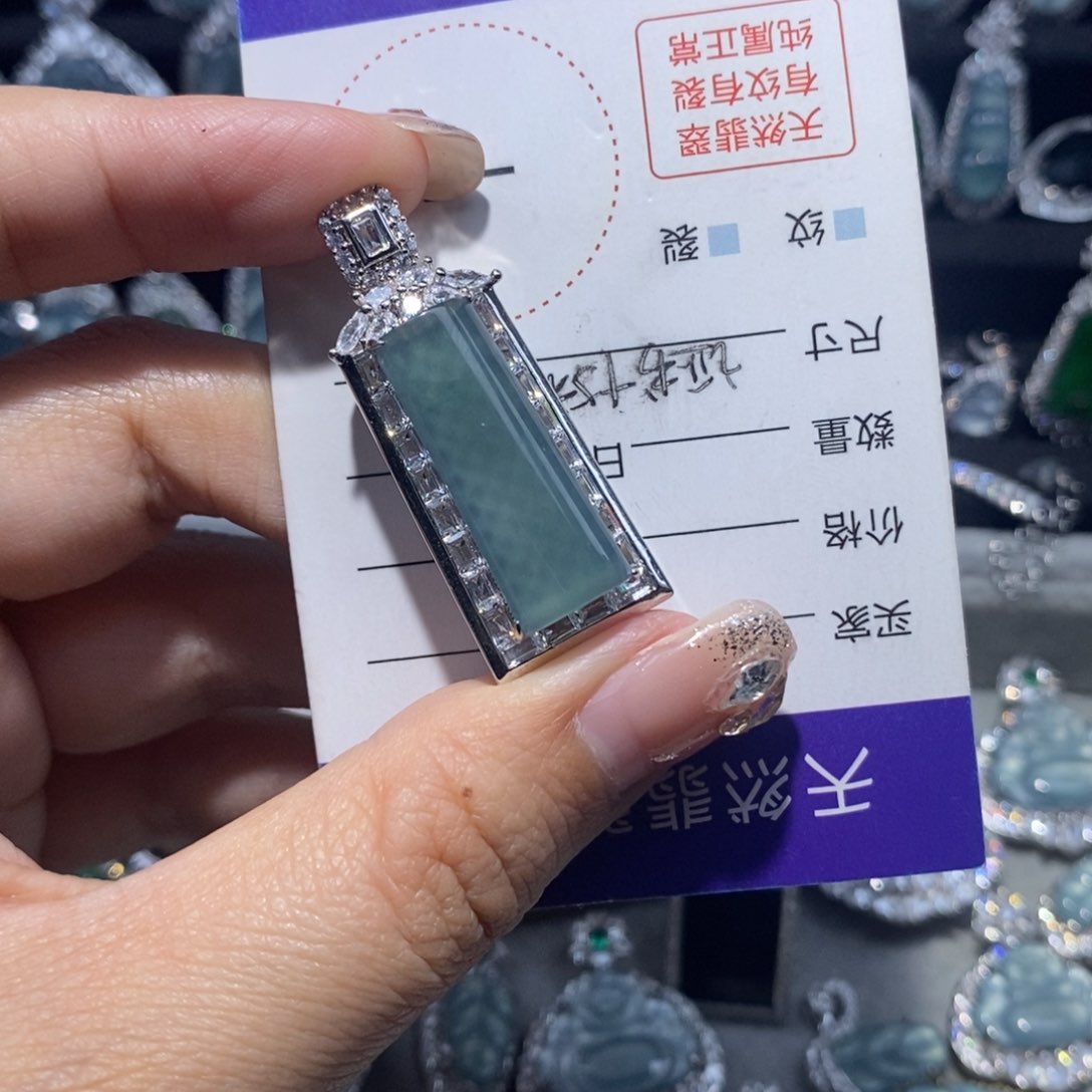 翡翠项链未镶嵌翡翠