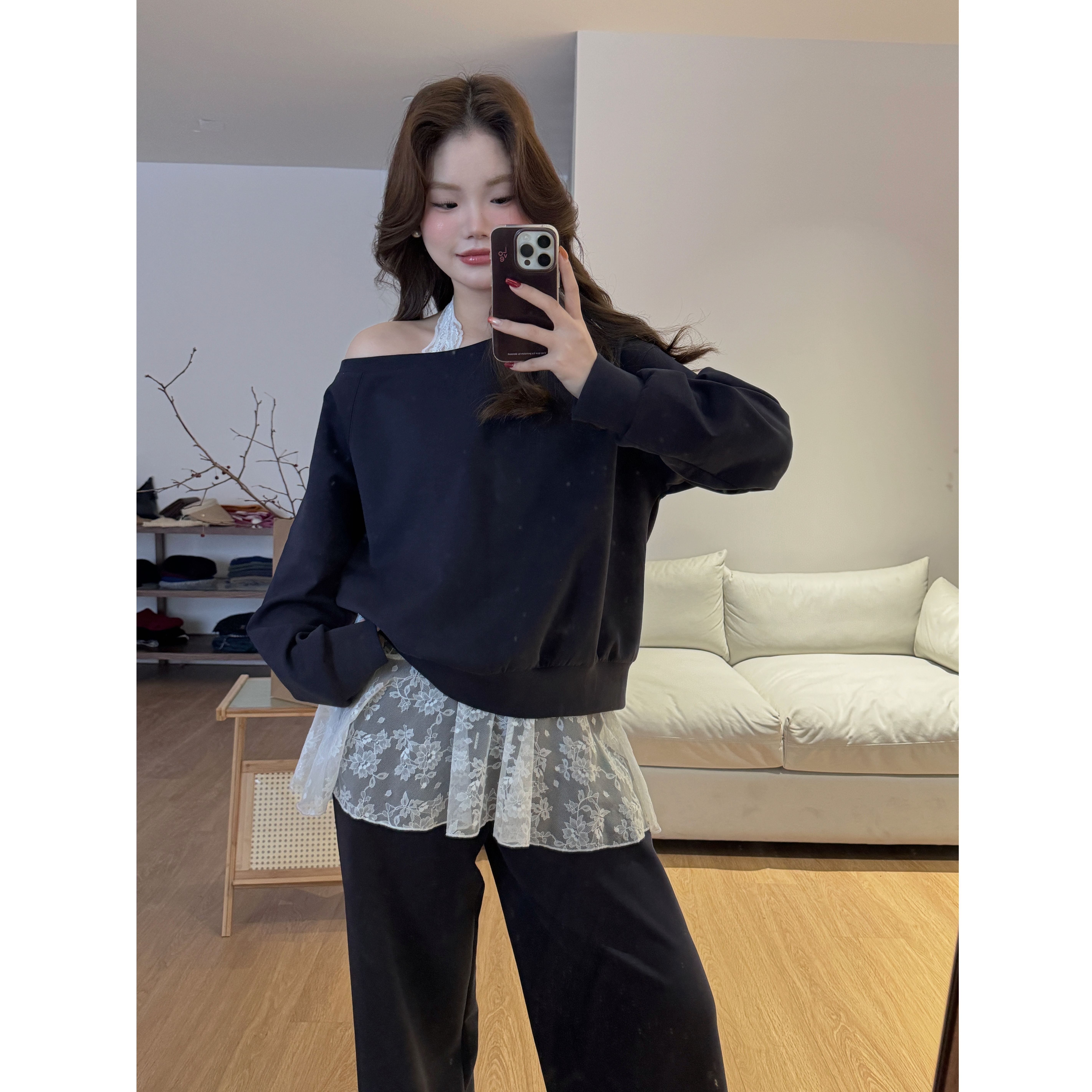 3321-5#韩系气质斜肩百搭卫衣+挂脖系带蕾丝衫+休闲裤（三件套）