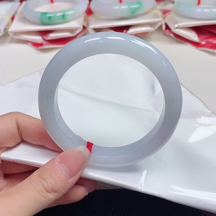 翡翠手镯未镶嵌58圈