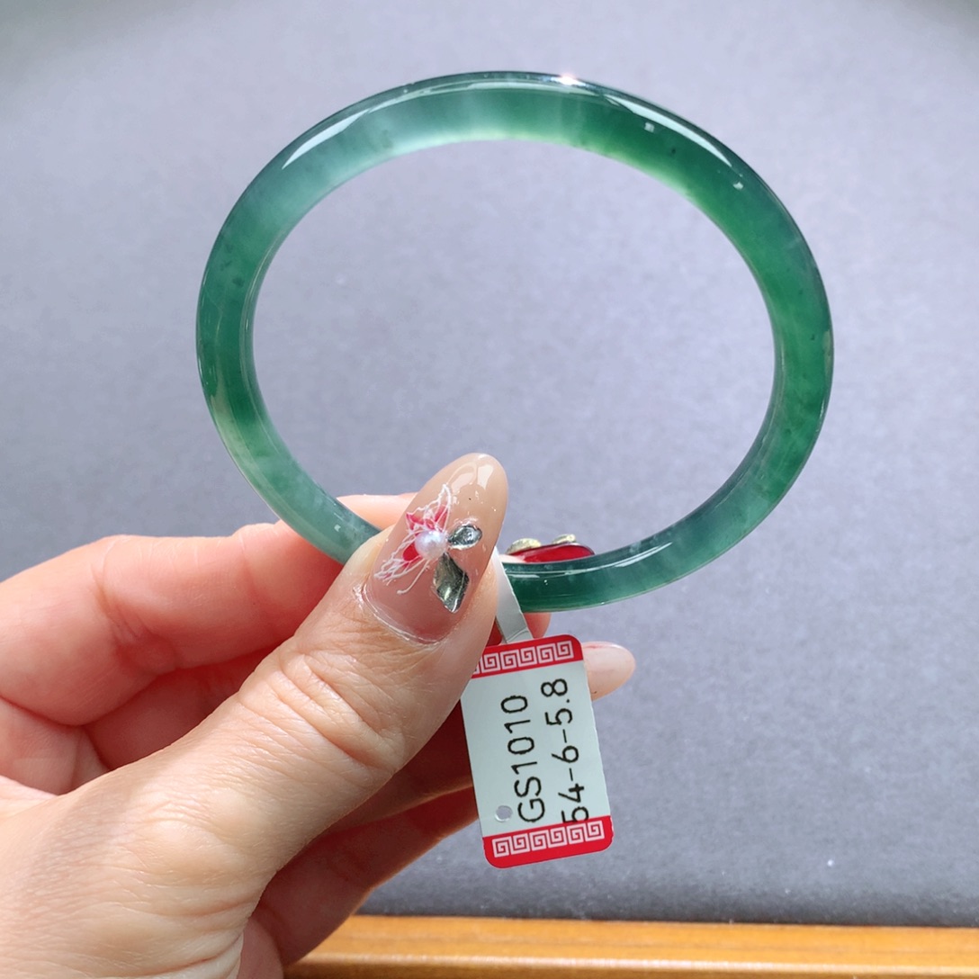 翡翠手镯未镶嵌天然翡翠手镯叮当镯