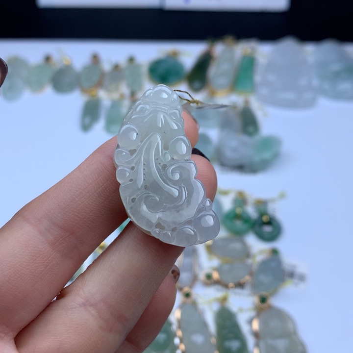 翡翠颈饰未镶嵌翡翠