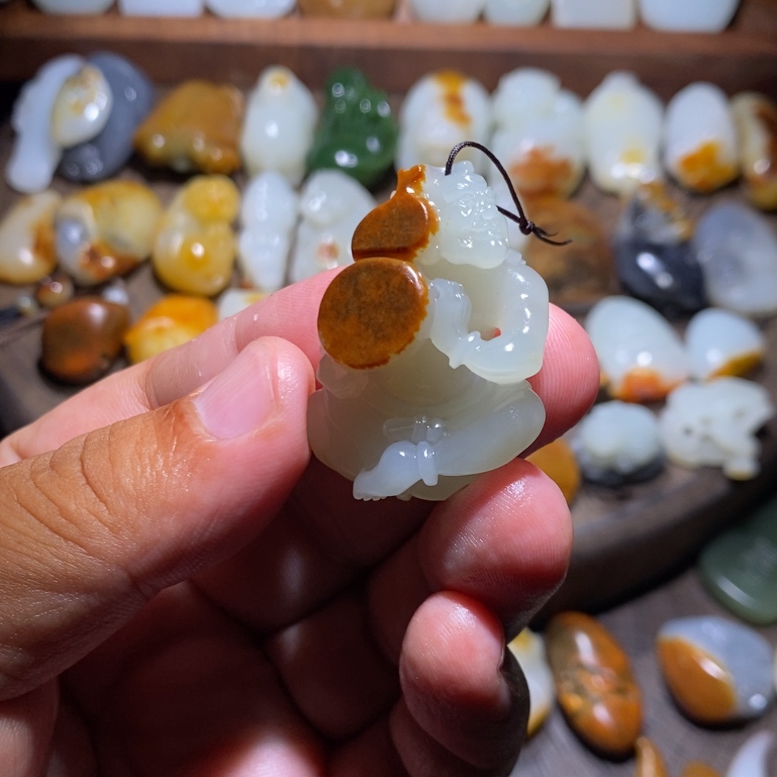 ****侠颈饰未镶嵌和田玉