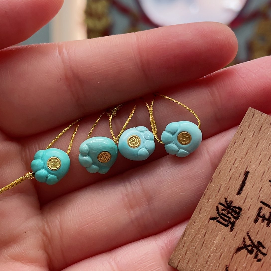 绿松石颈饰未镶嵌