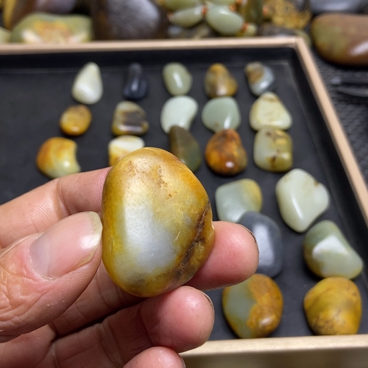 光***头和田玉（糖玉）未镶嵌珠宝奇石