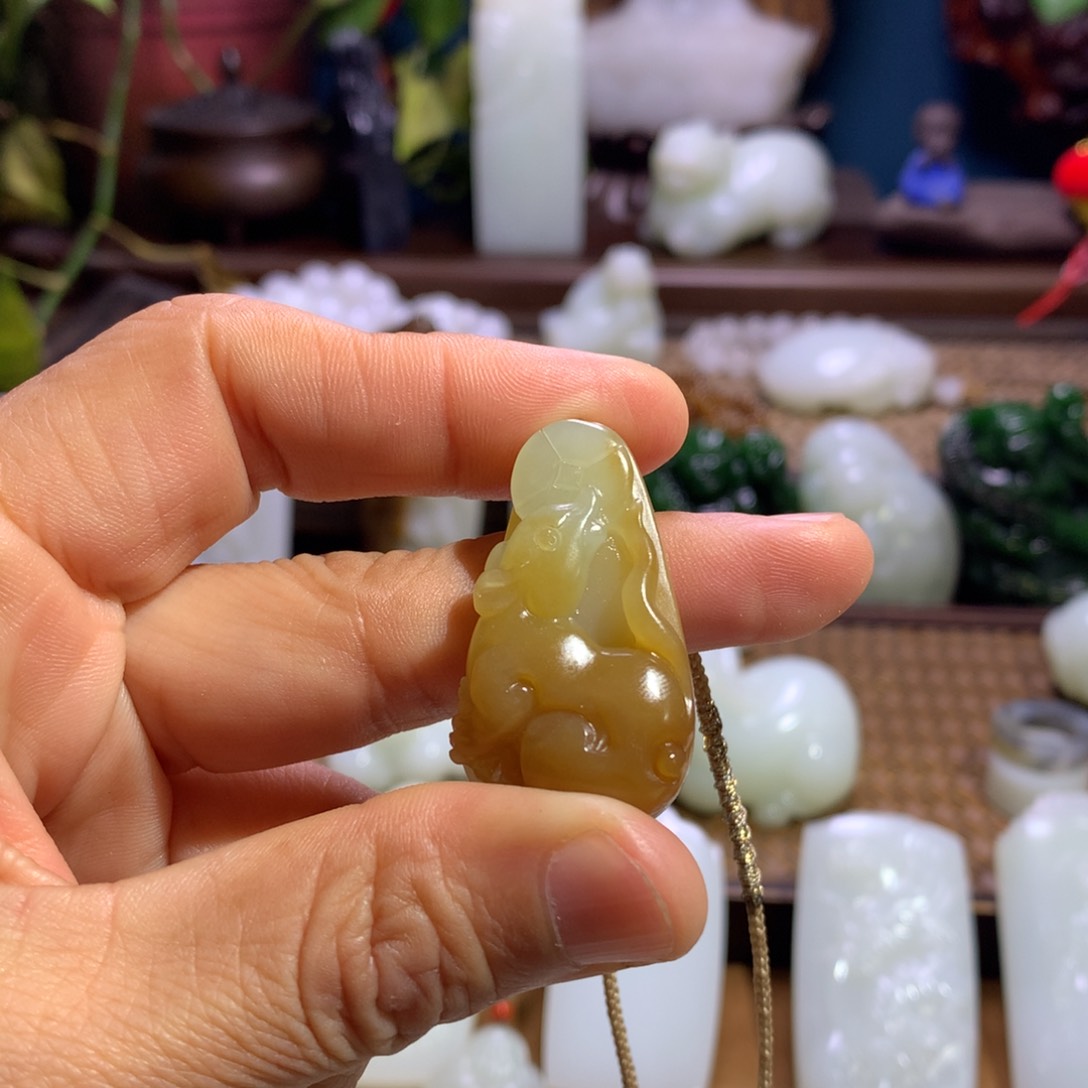 和田玉颈饰未镶嵌