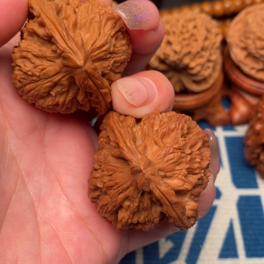 圱***人文玩核桃吊坠南疆