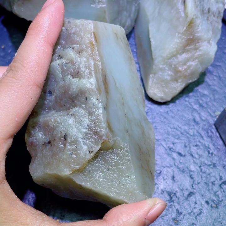 和田玉未镶嵌珠宝半成品