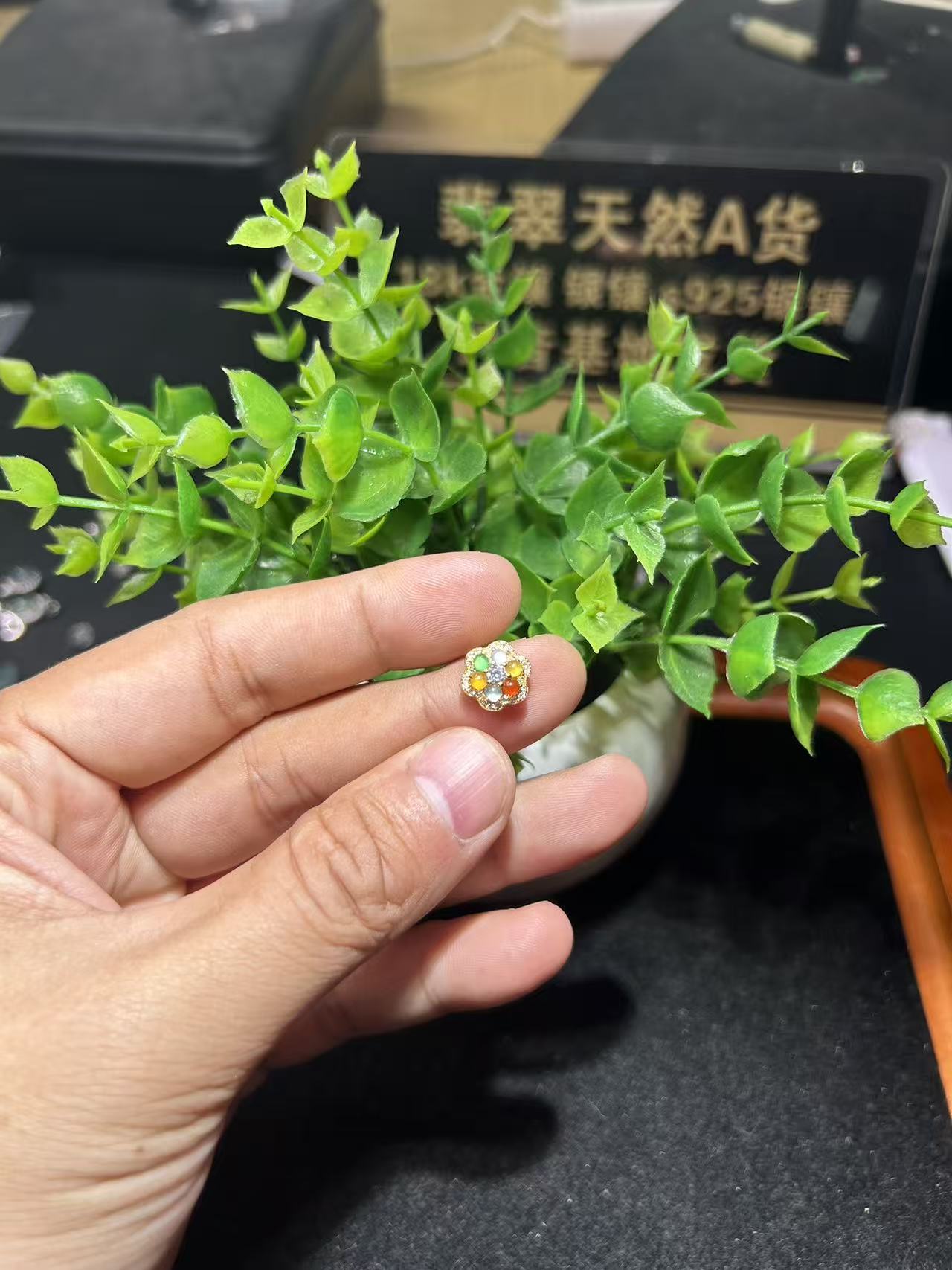 A货翡翠五彩蛋面搭配银镶小花