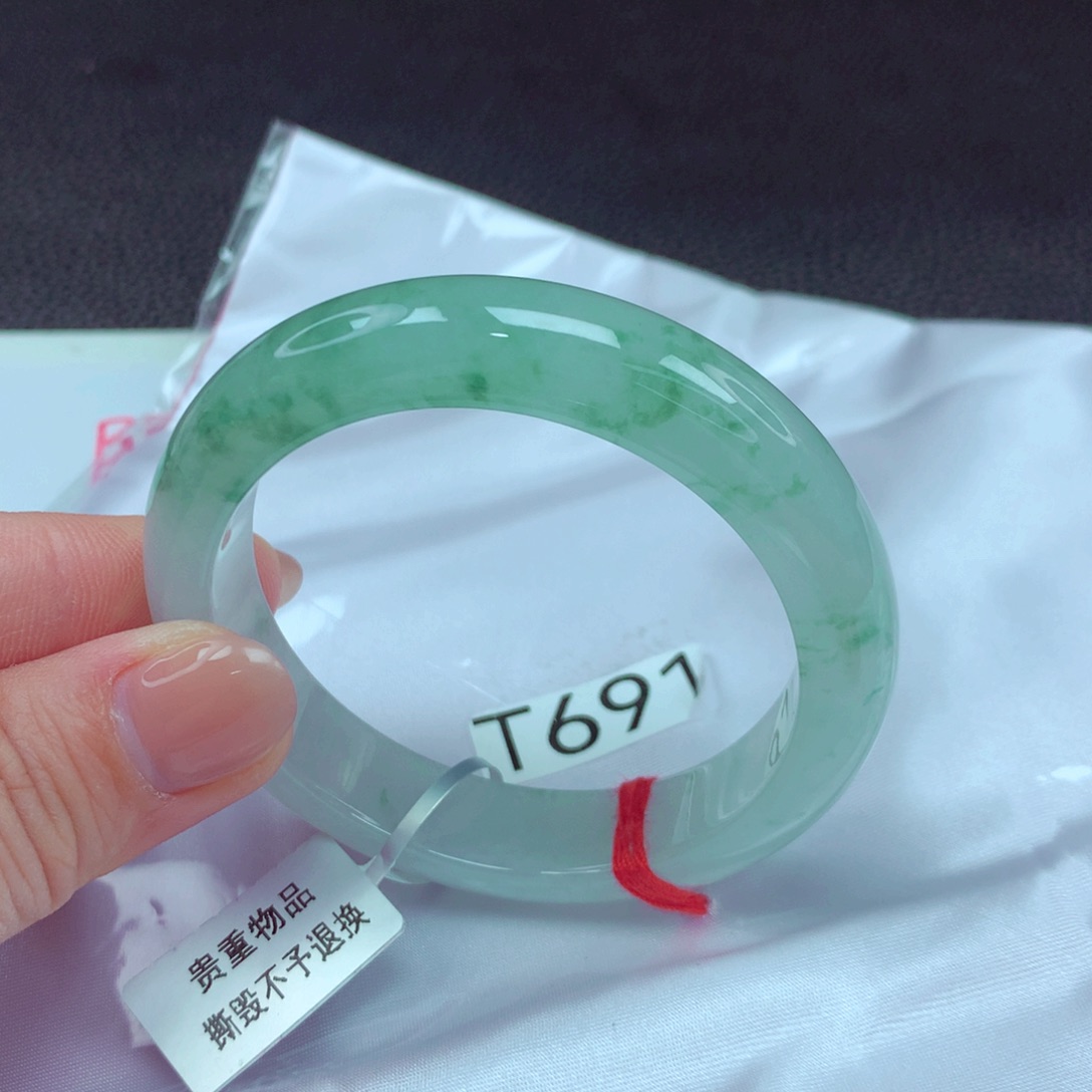 翡翠手镯未镶嵌手镯88