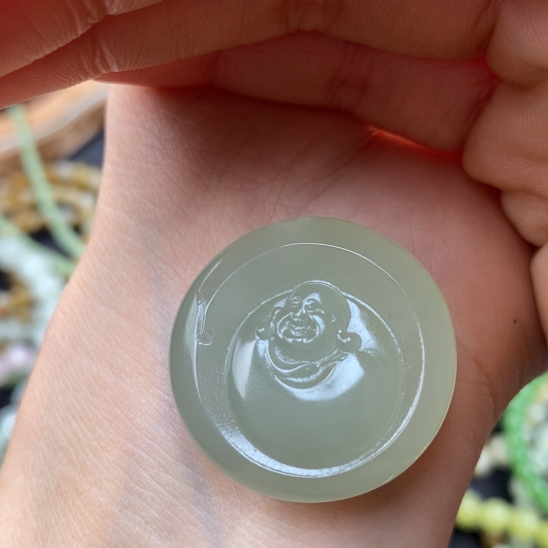 和田玉冰晴圆牌弥勒佛未镶嵌