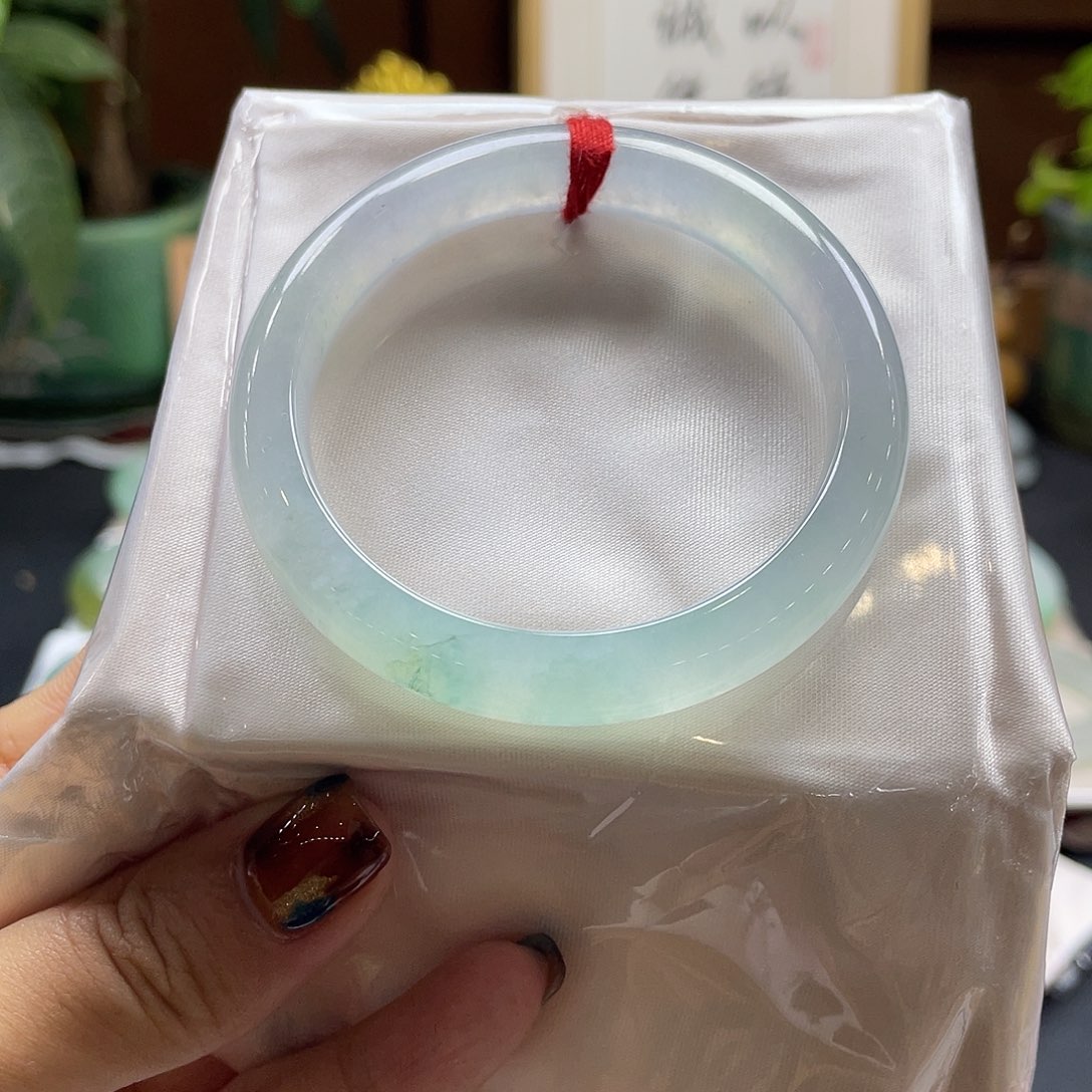 翡翠未镶嵌手镯37号