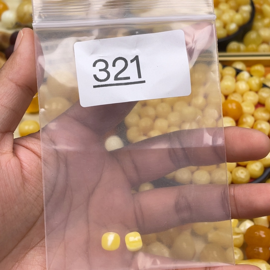 琥珀珠宝奇石未镶嵌小***薛