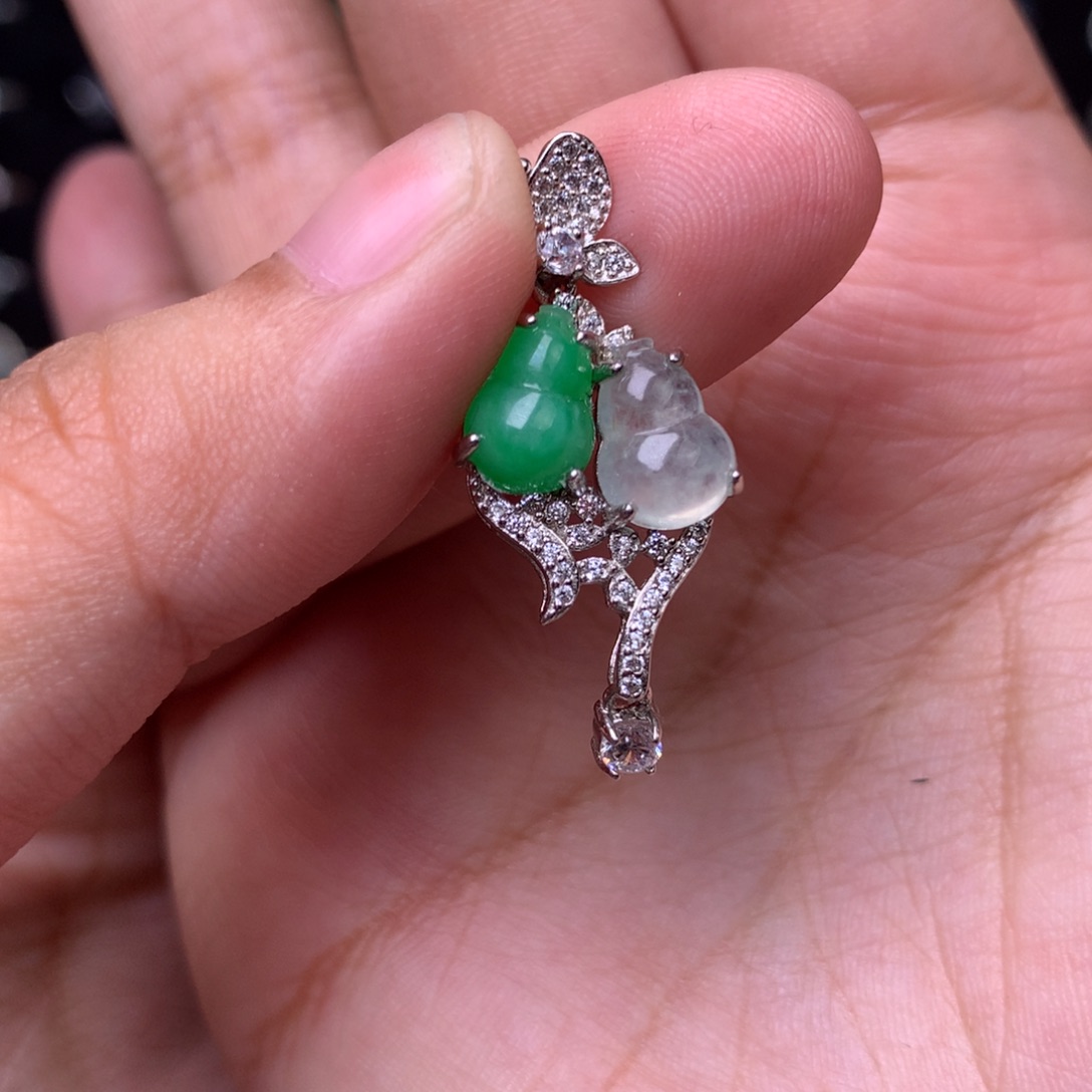 吊坠(赠链)银S925镶嵌翡翠