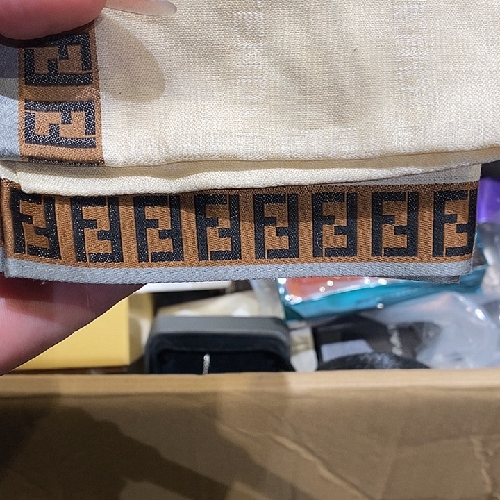 钱***多花岗石铁合金中古项链手链香水沐浴露