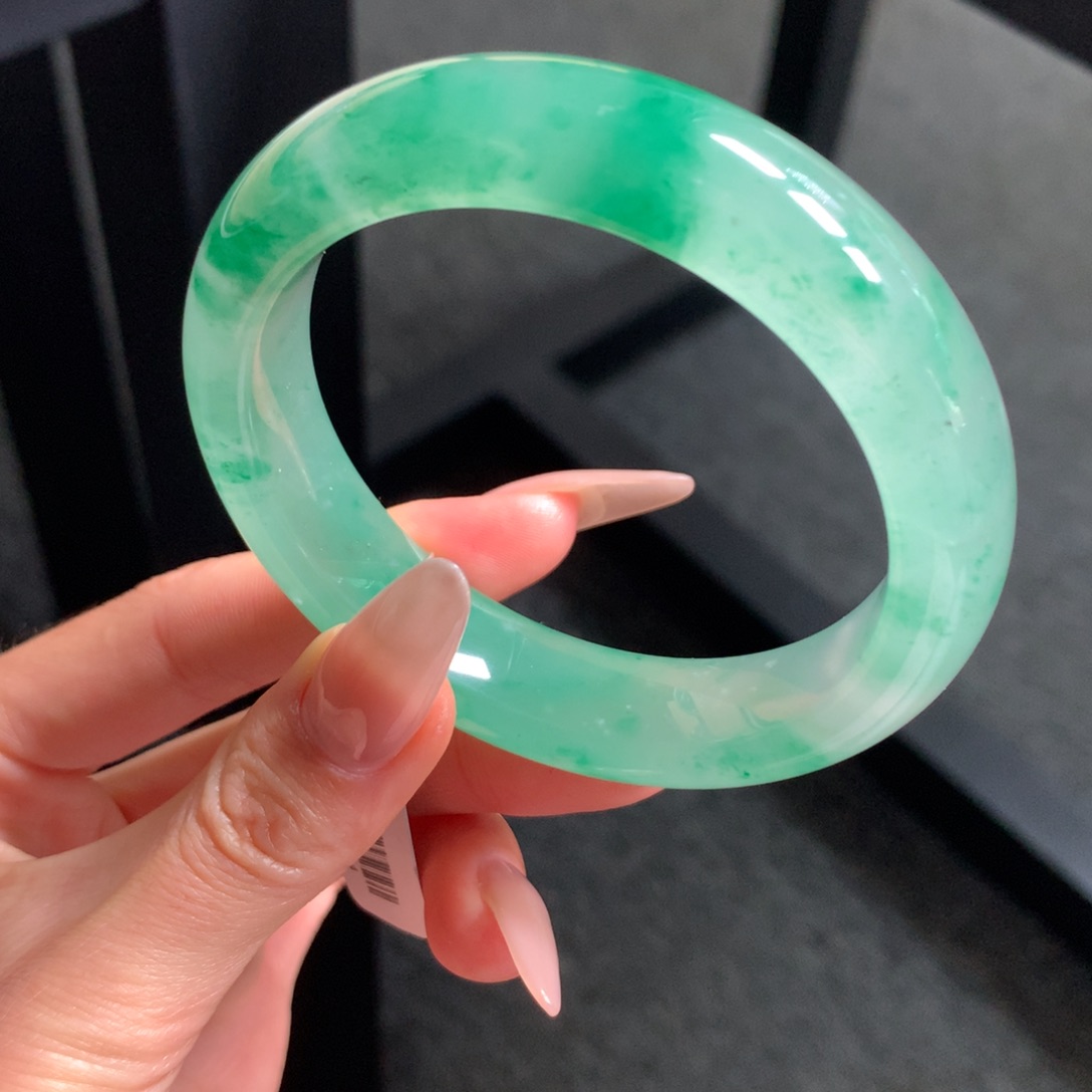 石英质玉未镶嵌手镯