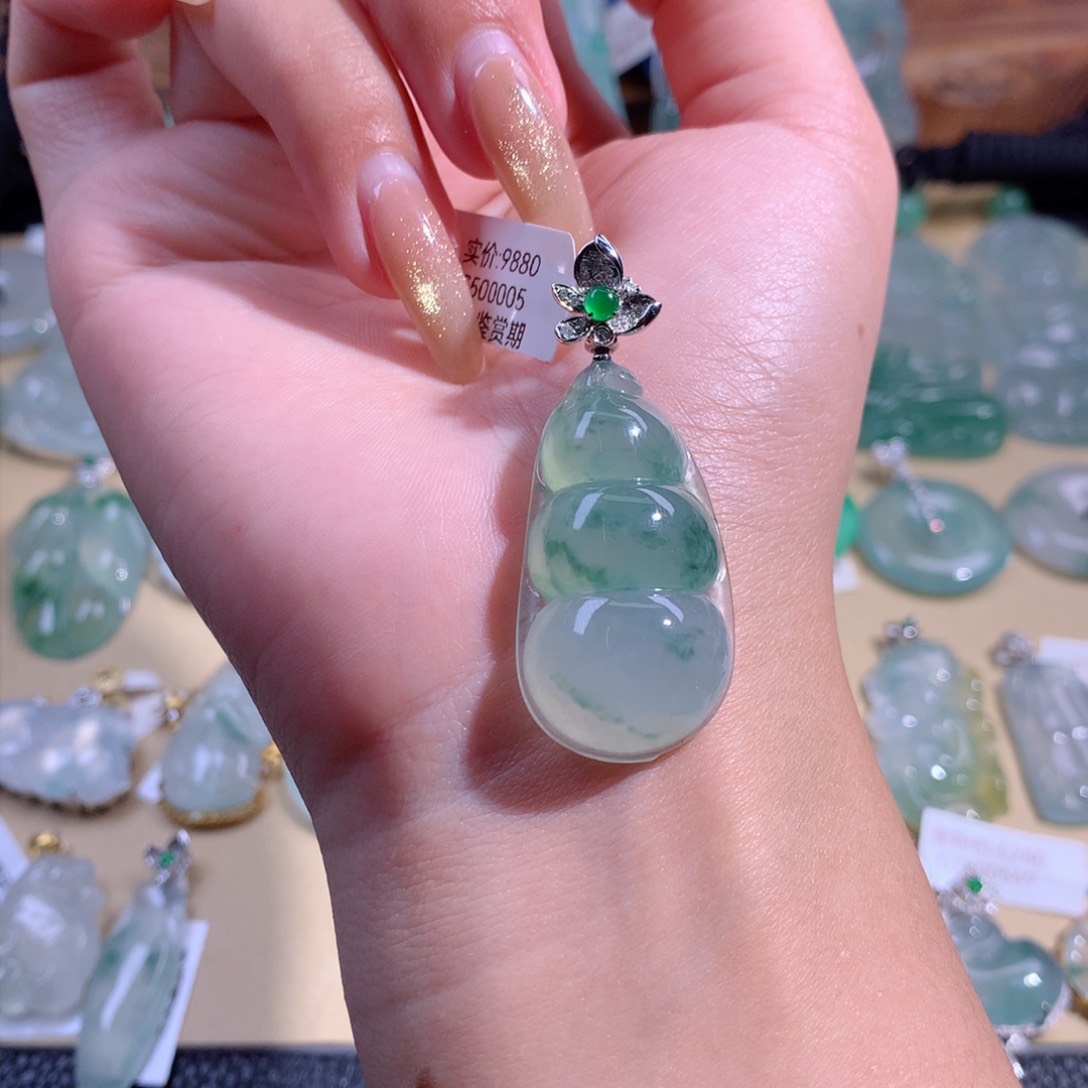 翡翠吊坠(不含链)18K金镶嵌