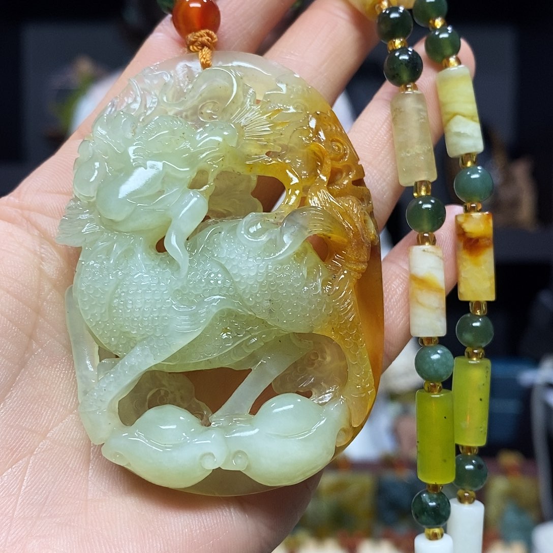 未镶嵌岫玉挂件吊坠
