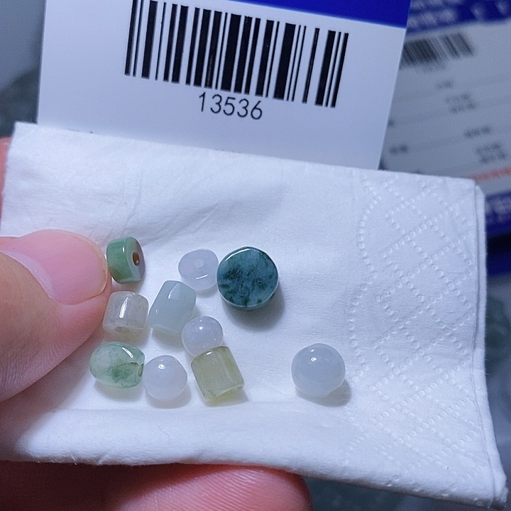 翡翠未镶嵌颈饰天光墟翡翠市场现金代购