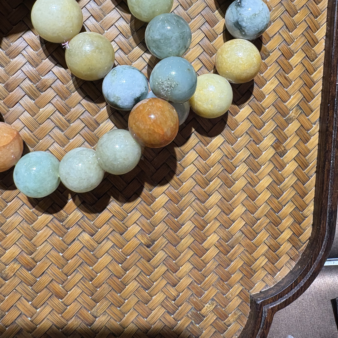 不同规格翡翠配饰