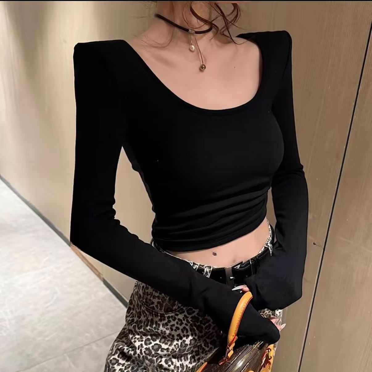 带垫肩~早秋新款时尚百搭显瘦韩系方领辣妹气质打底衫