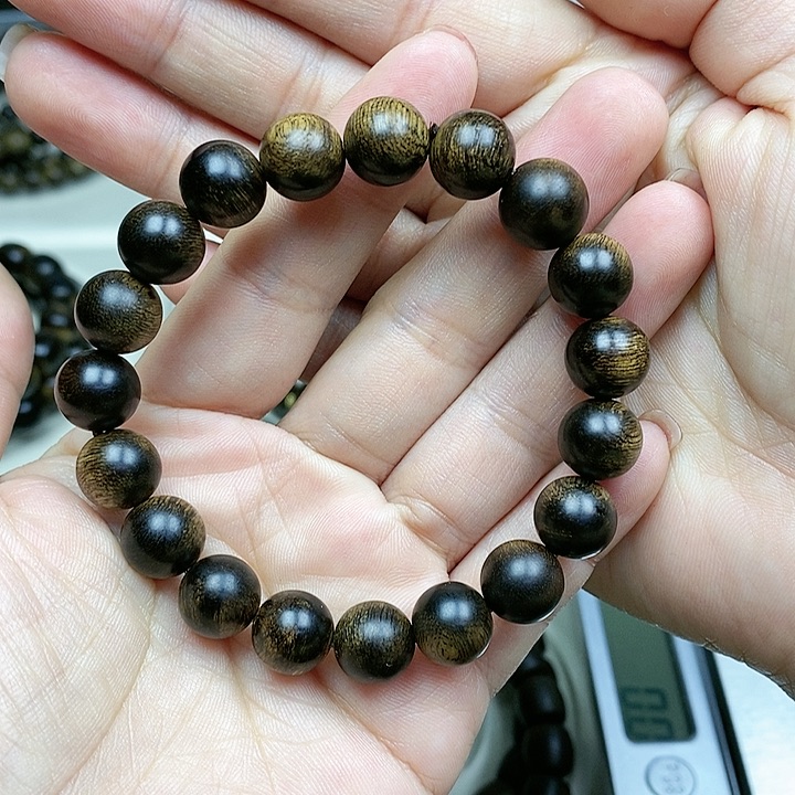沉香手串?*?越南芽庄白奇楠沉水料樱子留疤玉化