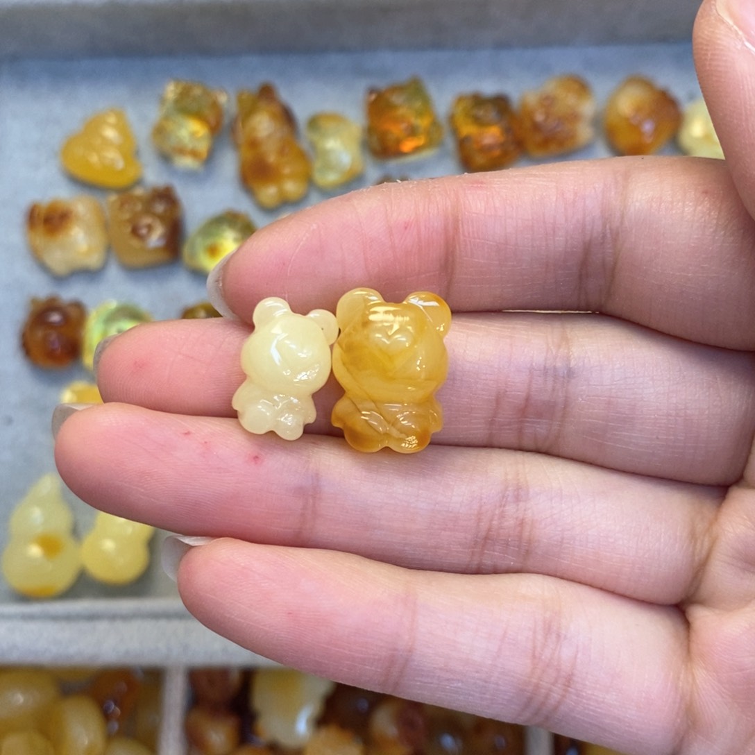 蜜蜡颈饰未镶嵌雪*?小熊