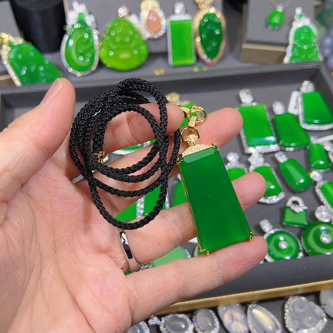 玛瑙/玉髓合金颈饰