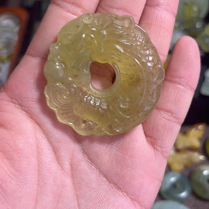 合金蛇纹石玉颈饰