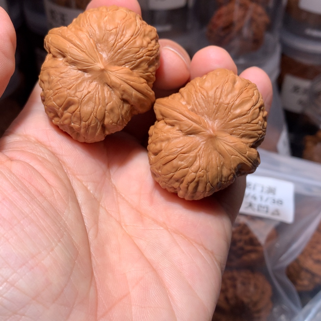 文玩核桃吊坠44平谷