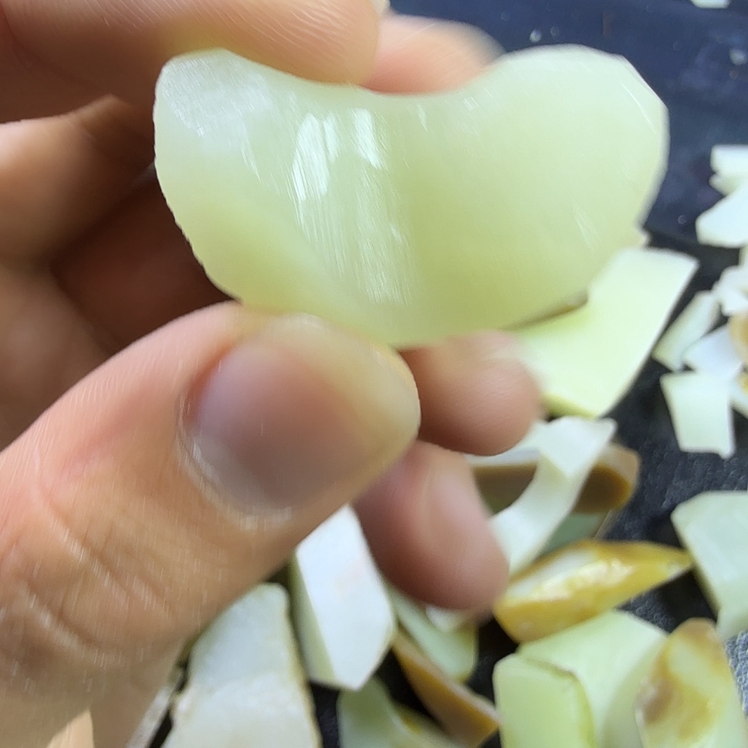 和田玉（糖玉）未镶嵌挂件