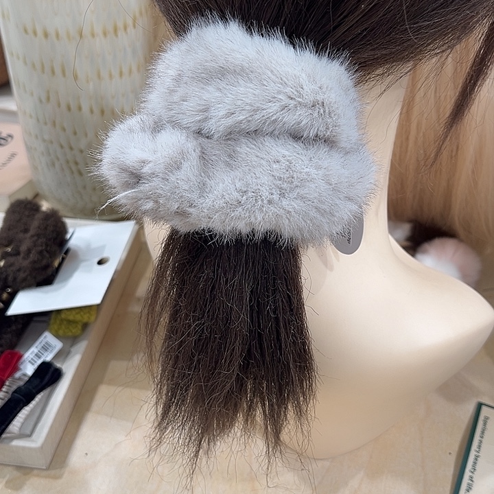 布艺铁合金浅灰色毛绒绒小肠