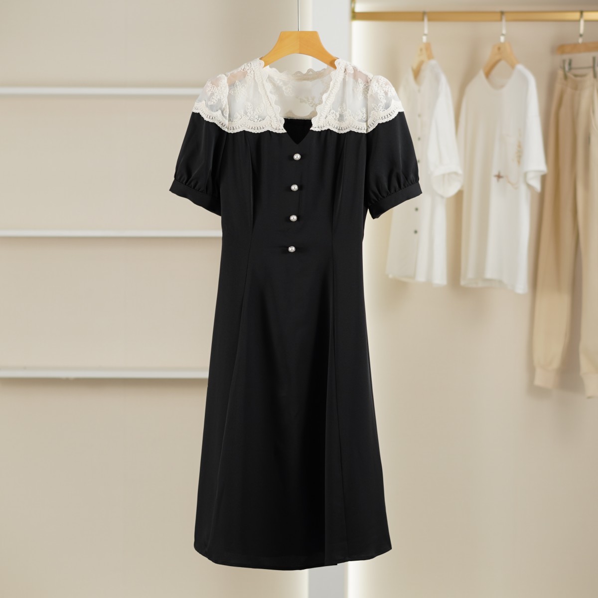 麦迪尚品【秋S】50429113夏季气质连衣裙淑女风简约短袖黑白拼接