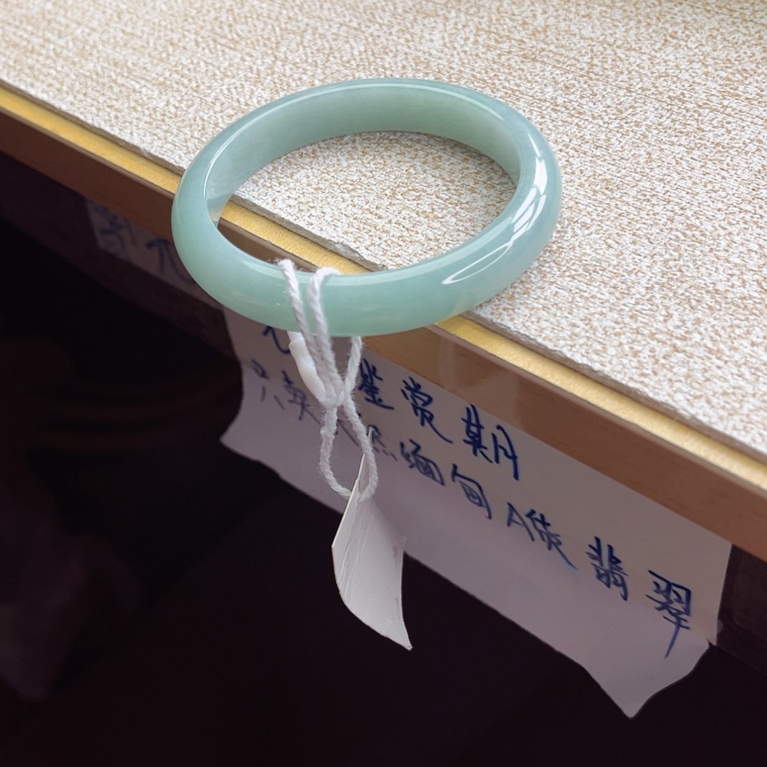 翡翠未镶嵌手镯手镯