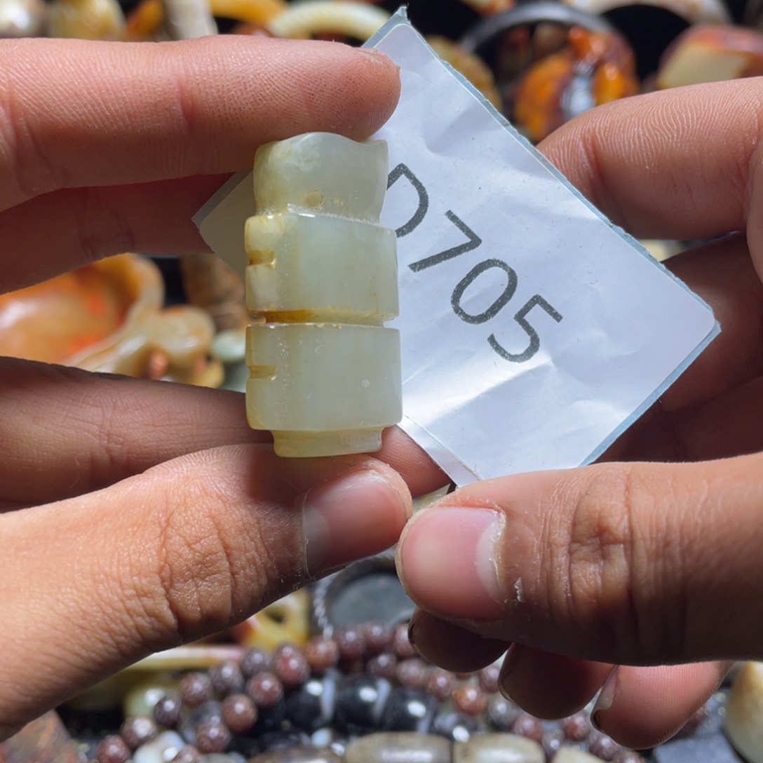 和田玉（糖玉）挂件未镶嵌