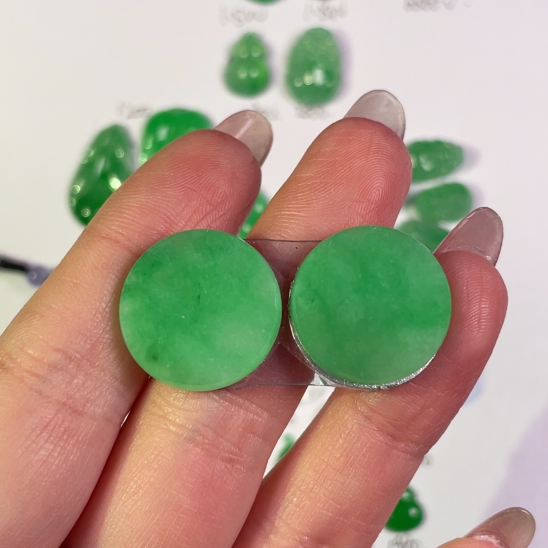 翡翠未镶嵌颈饰裸石