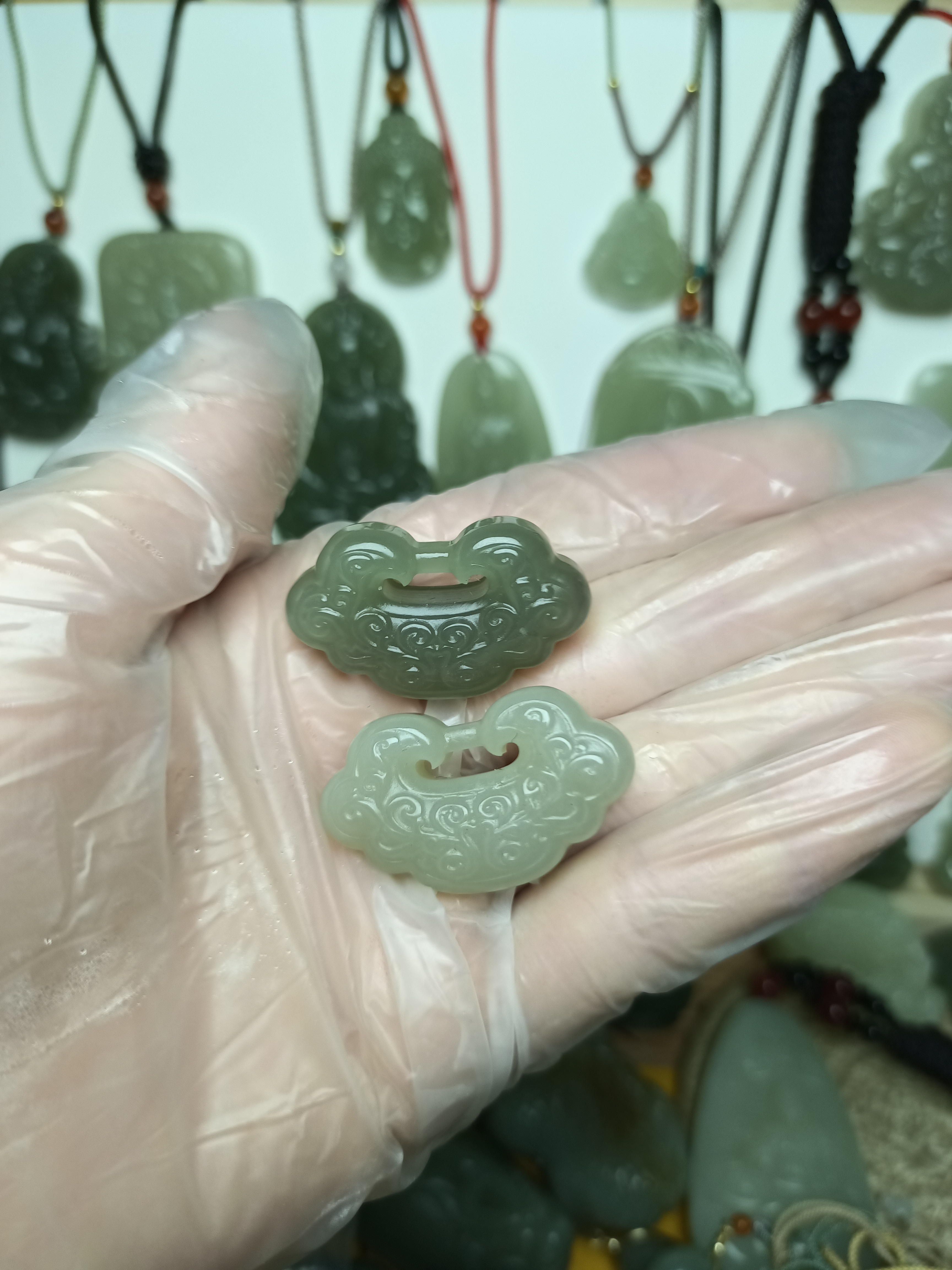 精品时尚和田玉吊牌