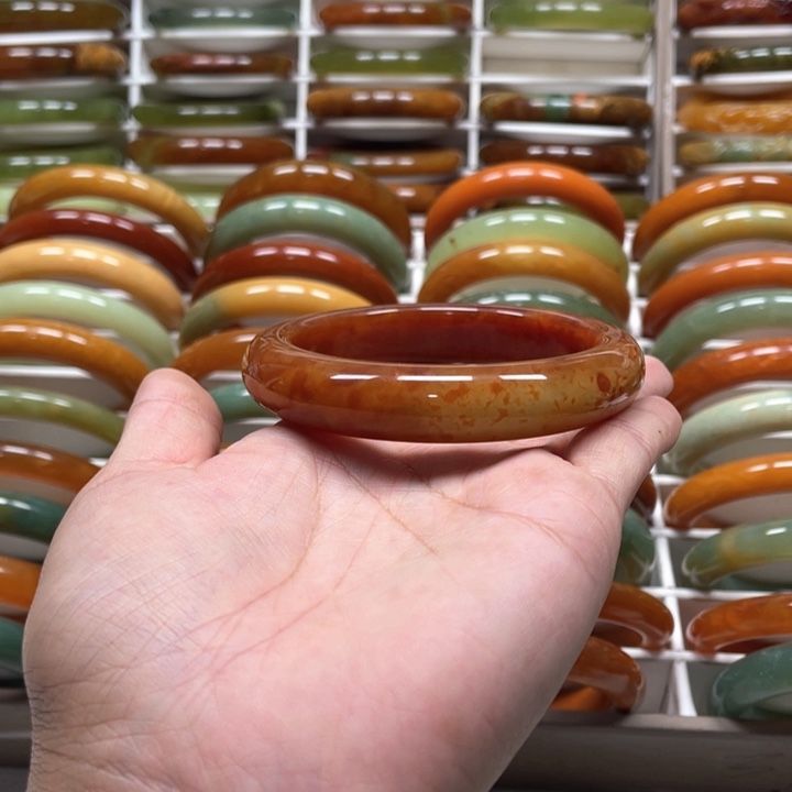 蛇纹石玉手镯未镶嵌小*魔