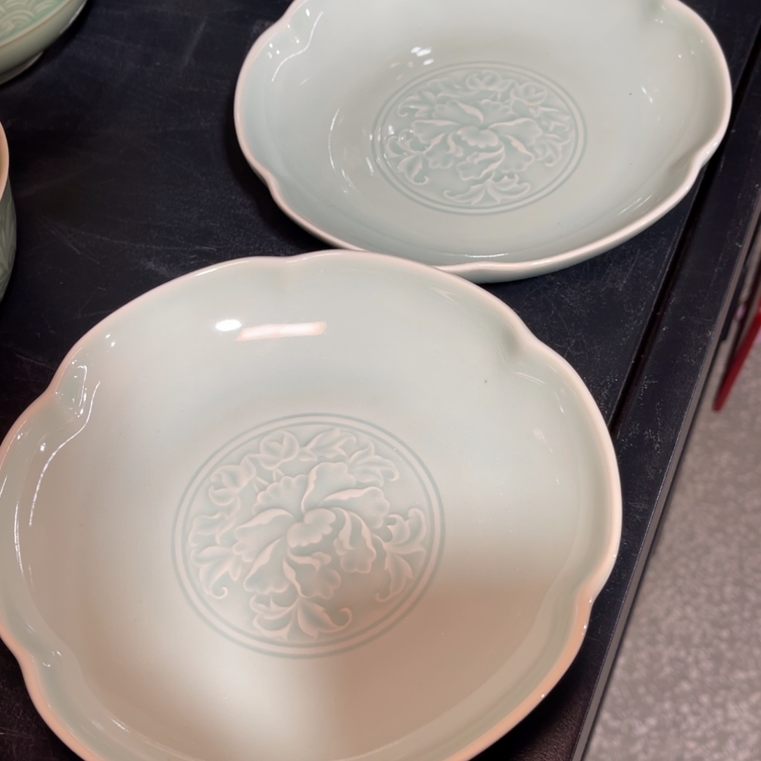 正品7英寸天青色牡丹花口盘2只