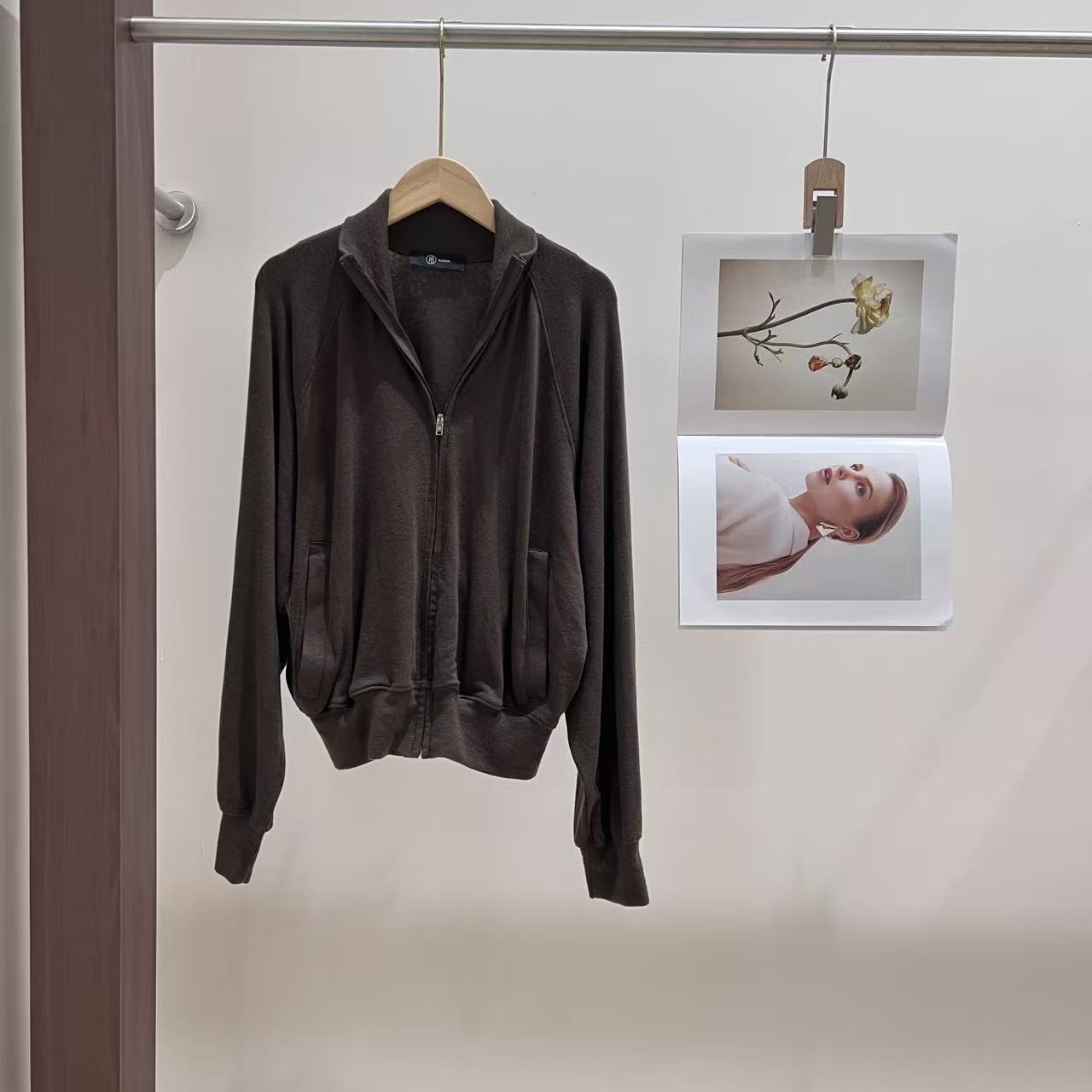 ZZ长袖上衣秋季保暖休闲风女标准短外套开衫纯色X090