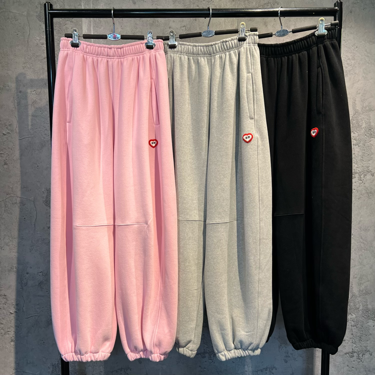 颗粒绒加厚欧若风潮流经典束脚长裤情侣百搭