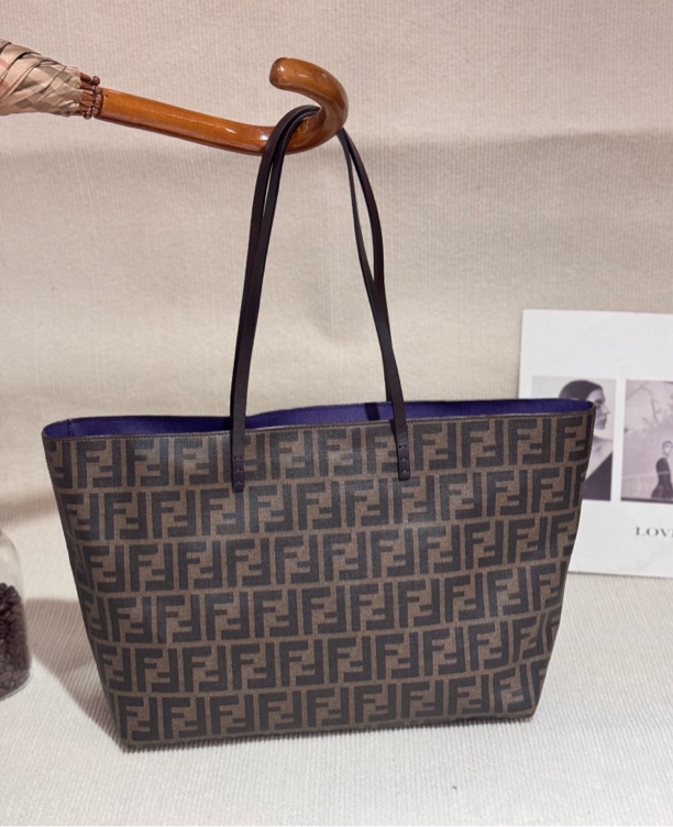 95新 FENDI/芬迪 老花帆布手提购物袋 经典百搭