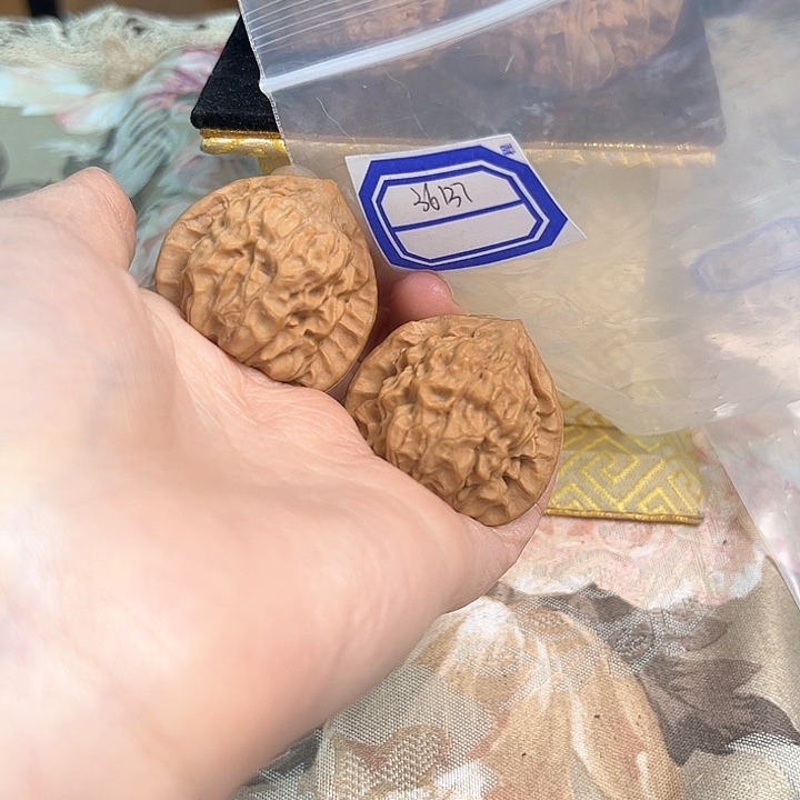 文玩核桃把件非嫁接官帽有修