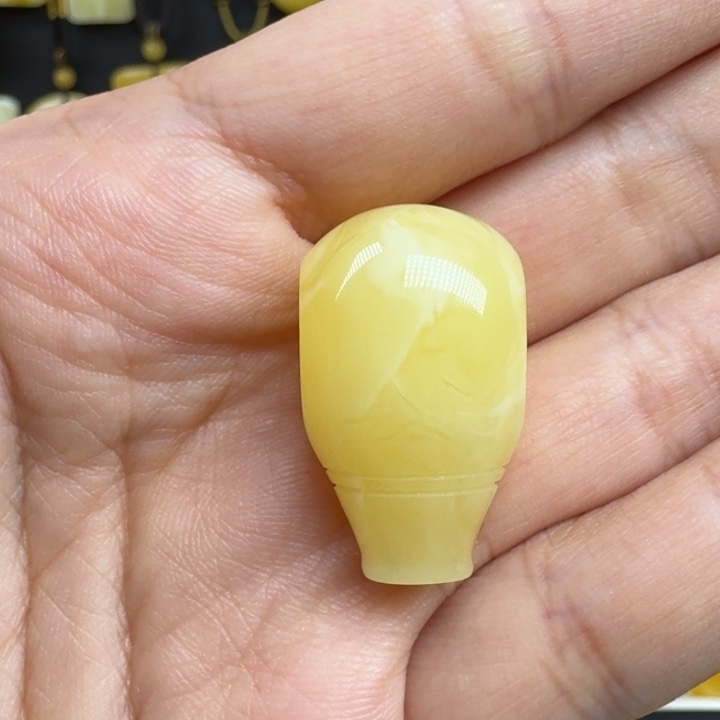 蜜蜡未镶嵌珠宝奇石