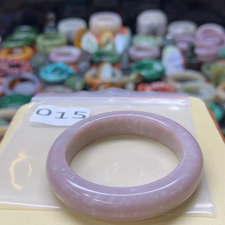 石英质玉手镯未镶嵌团**族15