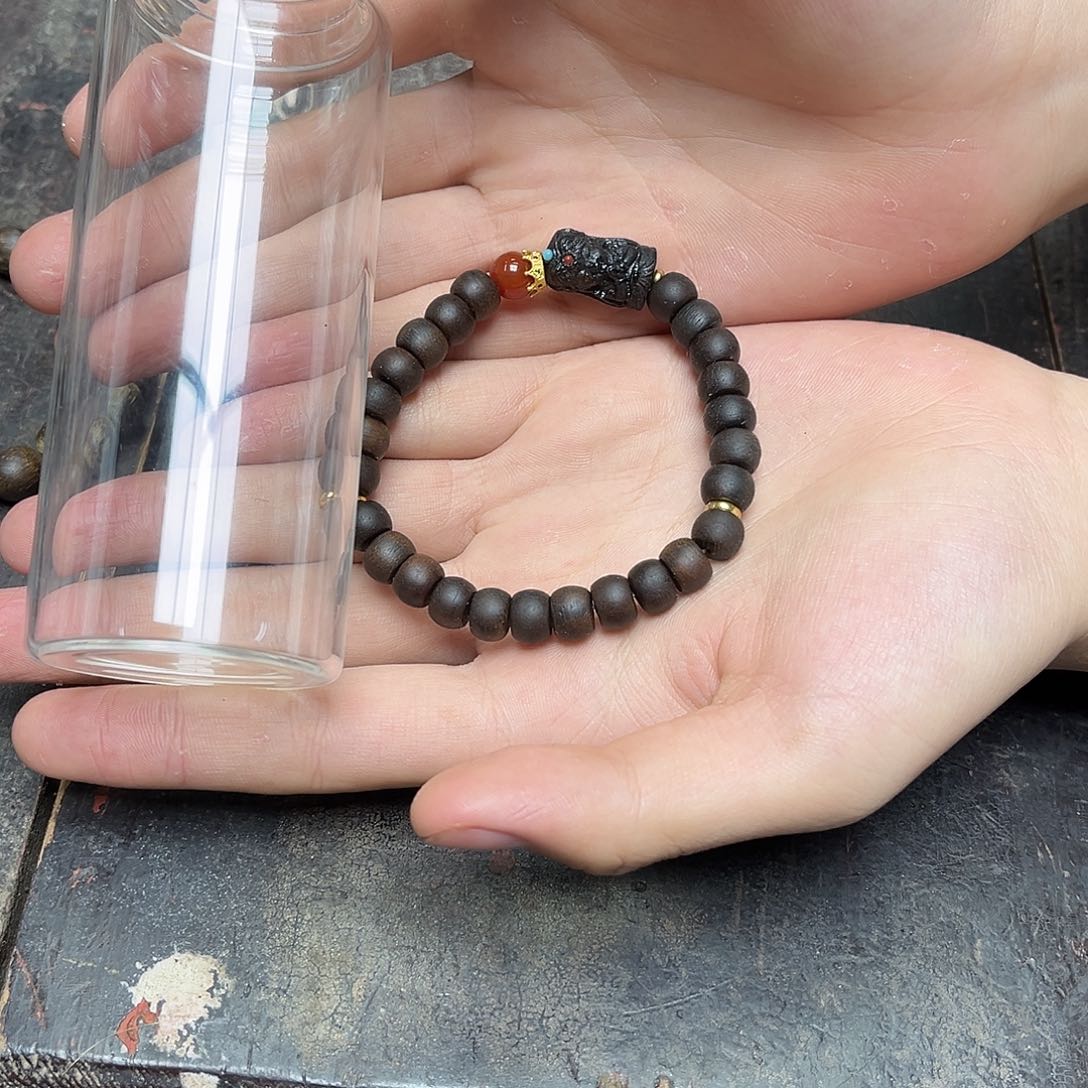 大叶紫檀（黑酸枝木类）